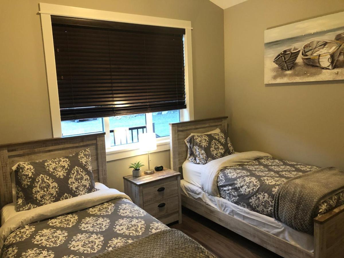 Sandy Feet Retreat Port Renfrew- Oceanfront 2Br Modern Cottage Eksteriør bilde