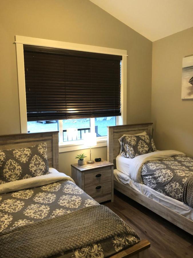 Sandy Feet Retreat Port Renfrew- Oceanfront 2Br Modern Cottage Eksteriør bilde